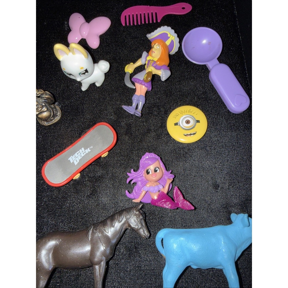 Lot of misc Mini Figures.‎ 5354